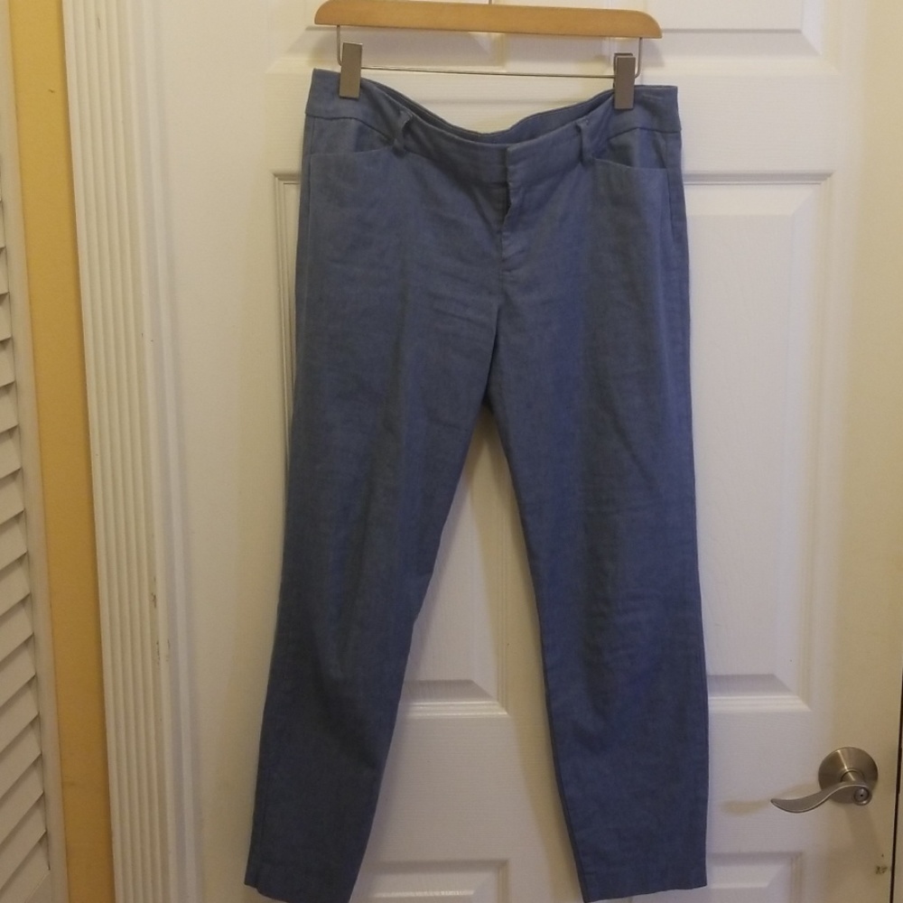 Old Navy Pixie capris, Size 8